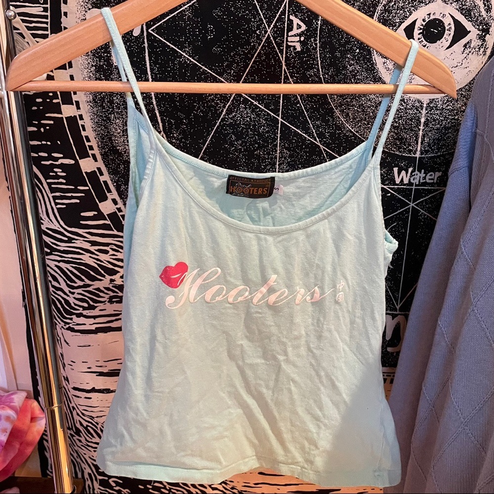 Hooters tank/cami top